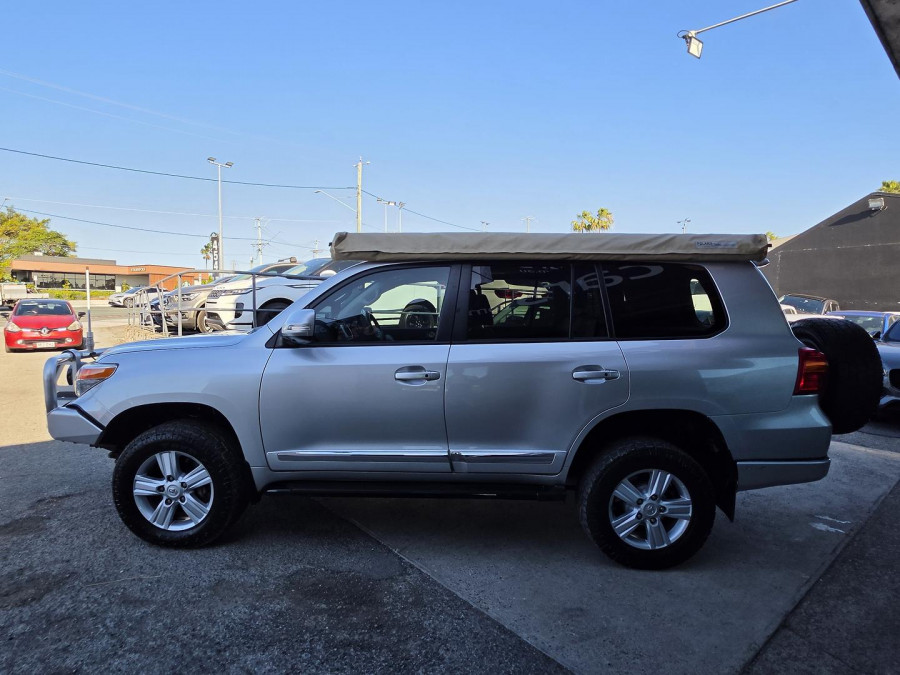 2012 MY10 Toyota LandCruiser VDJ200R Sahara SUV Image 12