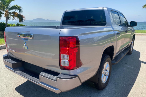 2026 Mitsubishi Triton MV GLX+ Ute Image 6