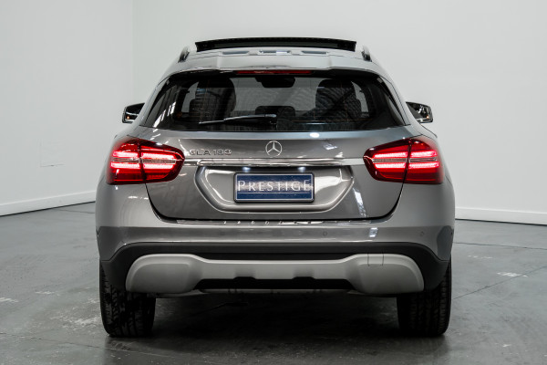 2017 Mercedes-Benz GLA-Class 180 SUV Image 10