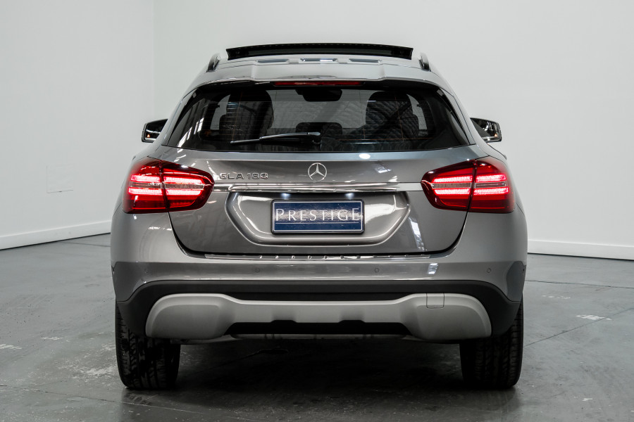 2017 Mercedes-Benz GLA-Class 180 SUV Image 10