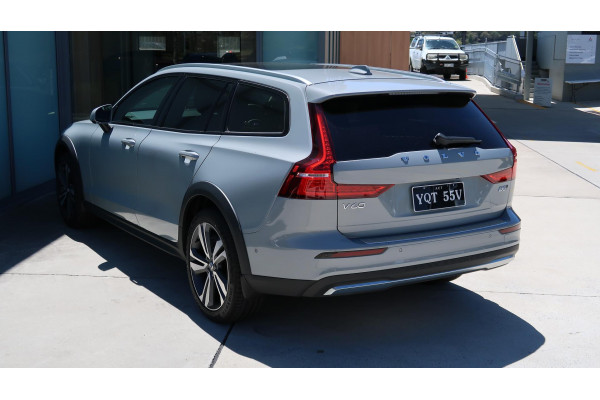 2023 MY24 Volvo V60 Cross Country Z Series Ultimate B5 Bright Wagon Image 4