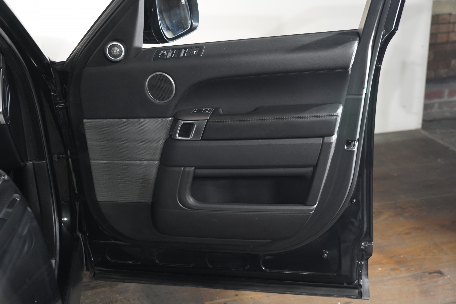 2016 Land Rover Range Rover Sport Sdv8 Hse Dynamic SUV Image 27