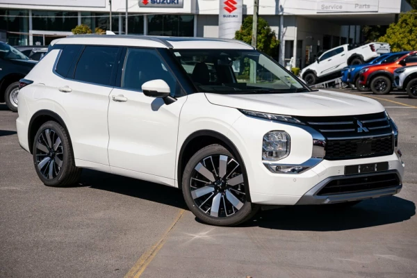 2025 Mitsubishi Outlander ZM Exceed SUV Image 1