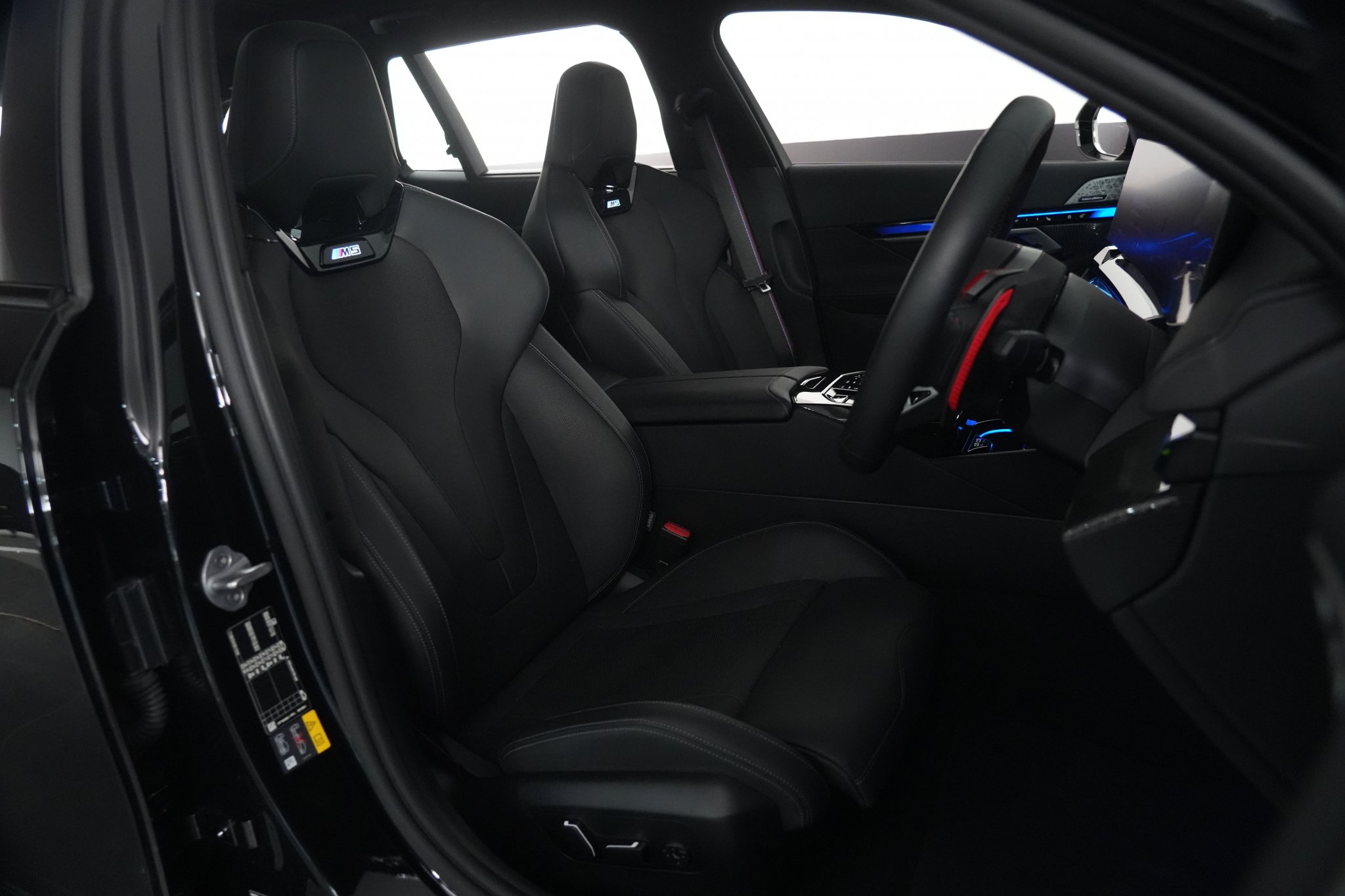 2025 BMW M5 Touring SUV Image 34