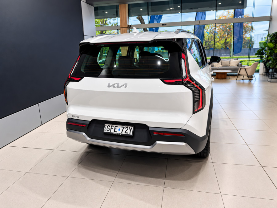 2026 Kia EV9 MV Air SUV Image 8