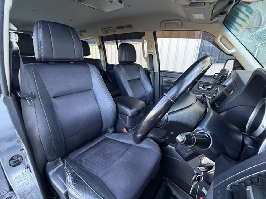 2013 MY14 Mitsubishi Pajero NW VR-X SUV Image 9