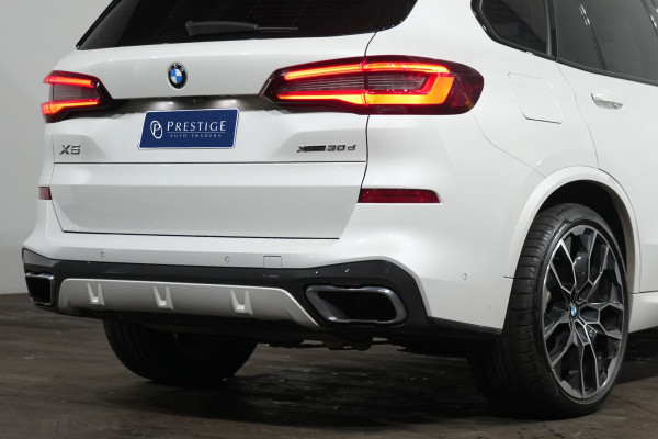 2022 BMW X5 xDrive30d SUV image 8