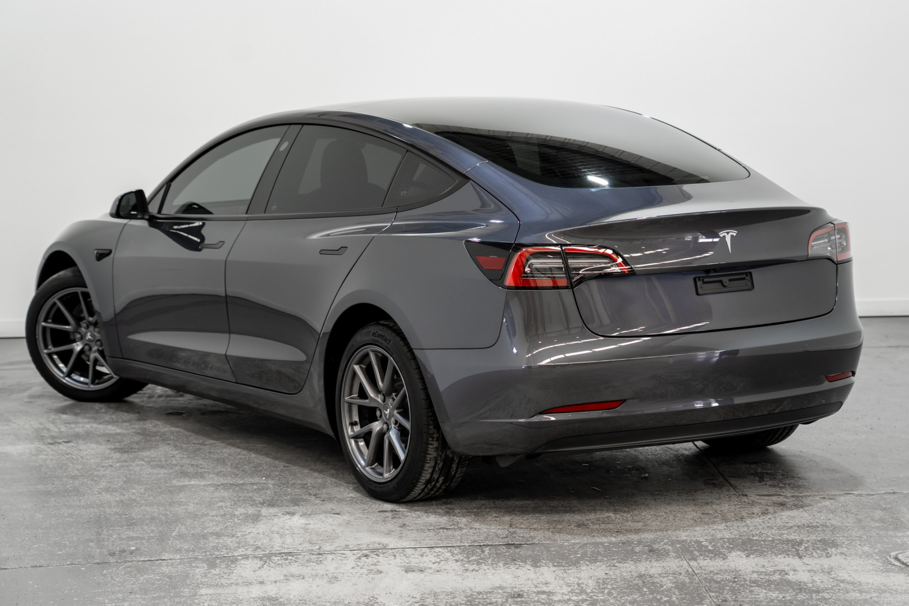 2022 Tesla Model 3 3 Rear-Wheel Drive Sedan Image 9