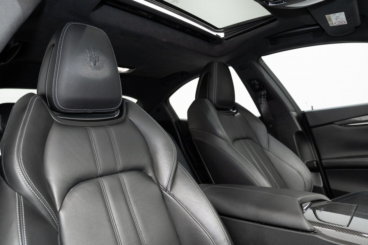 2018 Maserati Ghibli Gransport Sedan Image 4