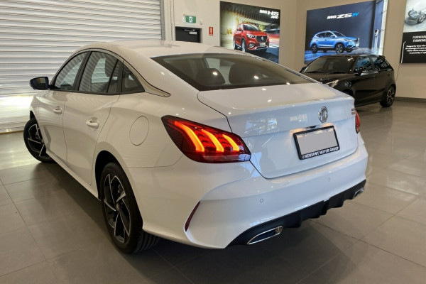 2024 MG MG5 AP32 Essence Sedan