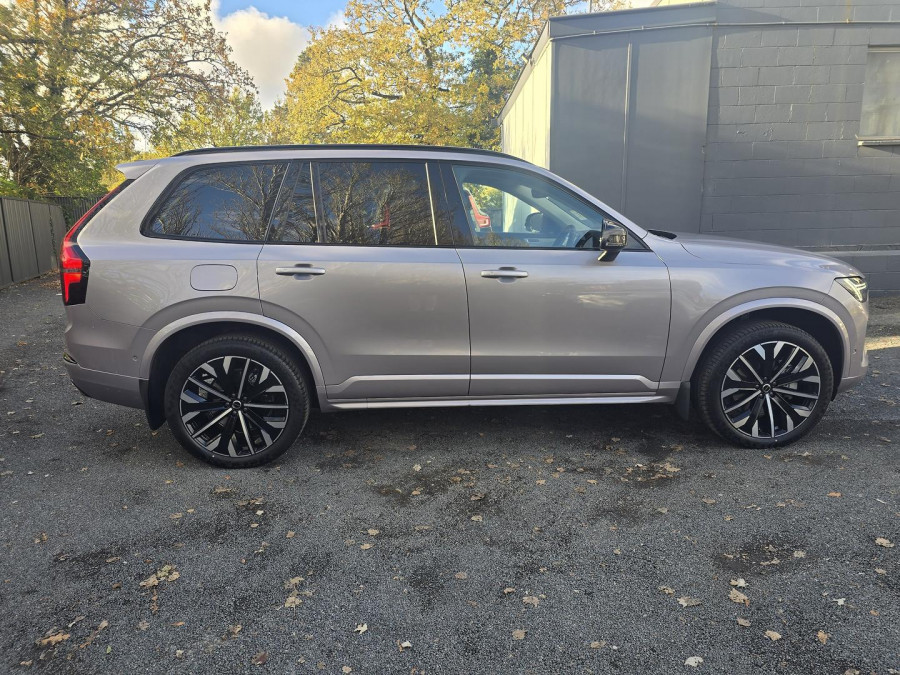 2026 Volvo XC90 L Series Ultra B5 Dark SUV Image 11