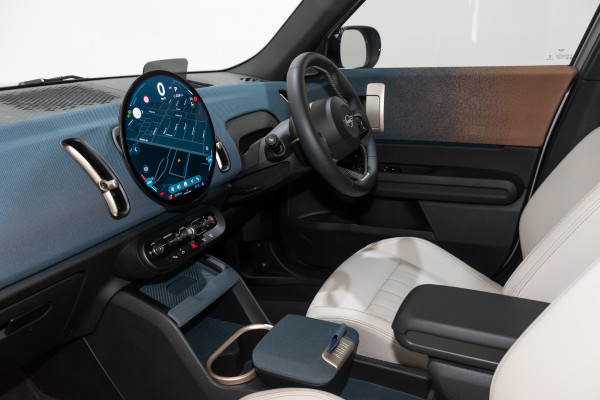 2024 MINI Countryman S Favoured SUV image 24