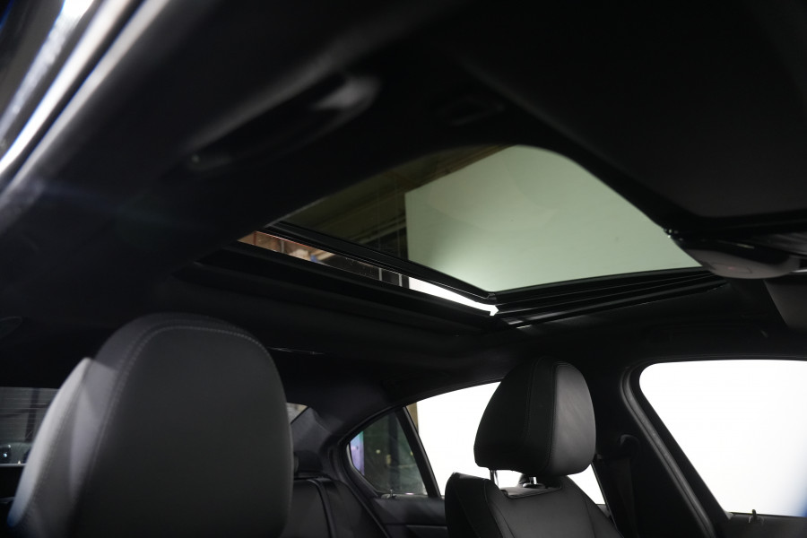 2021 BMW 3 Series 30i M Sport Sedan Image 27