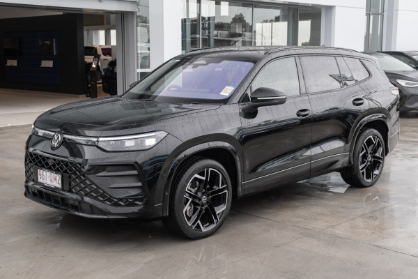 2025 Volkswagen Tayron R4 195TSI R-Line SUV image 3