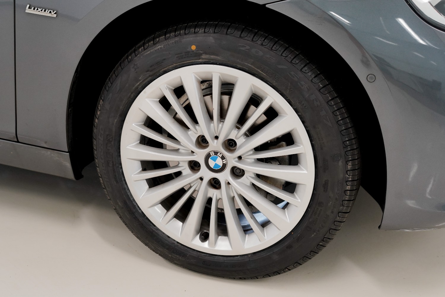 2017 BMW 2 Series Hatch Image 17
