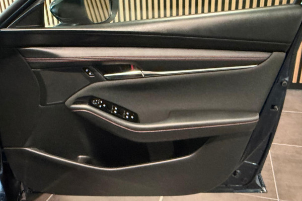 2025 Mazda 3 BP Series G25 Evolve SP Hatch Image 11