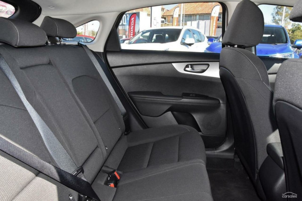 2020 Kia Cerato BD S Hatch Image 7