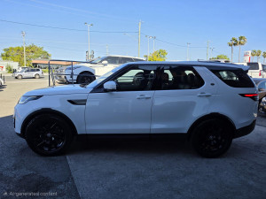 2018 Land Rover Discovery Series 5 SE SUV