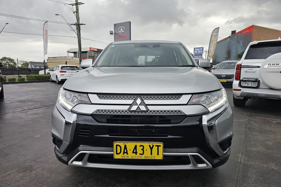 2021 Mitsubishi Outlander ZL ES SUV Image 8