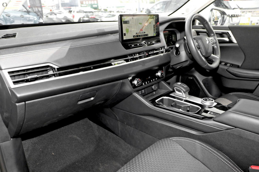 2026 Mitsubishi Outlander ZM ES SUV Image 6