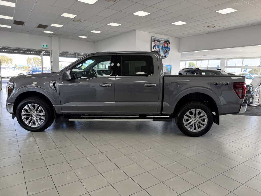 2024 Ford F-150  Lariat Dual Cab Image 4