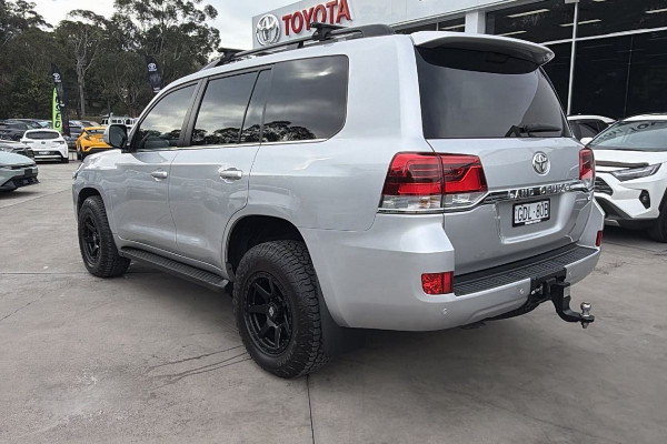 2017 Toyota LandCruiser VDJ200R VX SUV Image 7