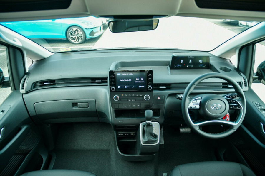 2025 Hyundai Staria Load US4.V3  Van Image 15