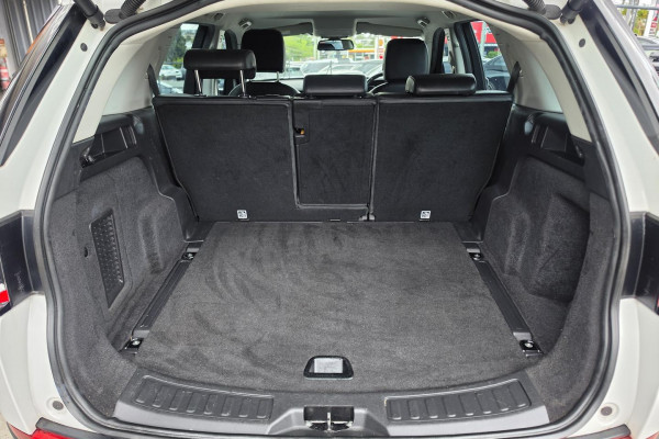 2017 Land Rover Discovery Sport L550 TD4 HSE SUV Image 18