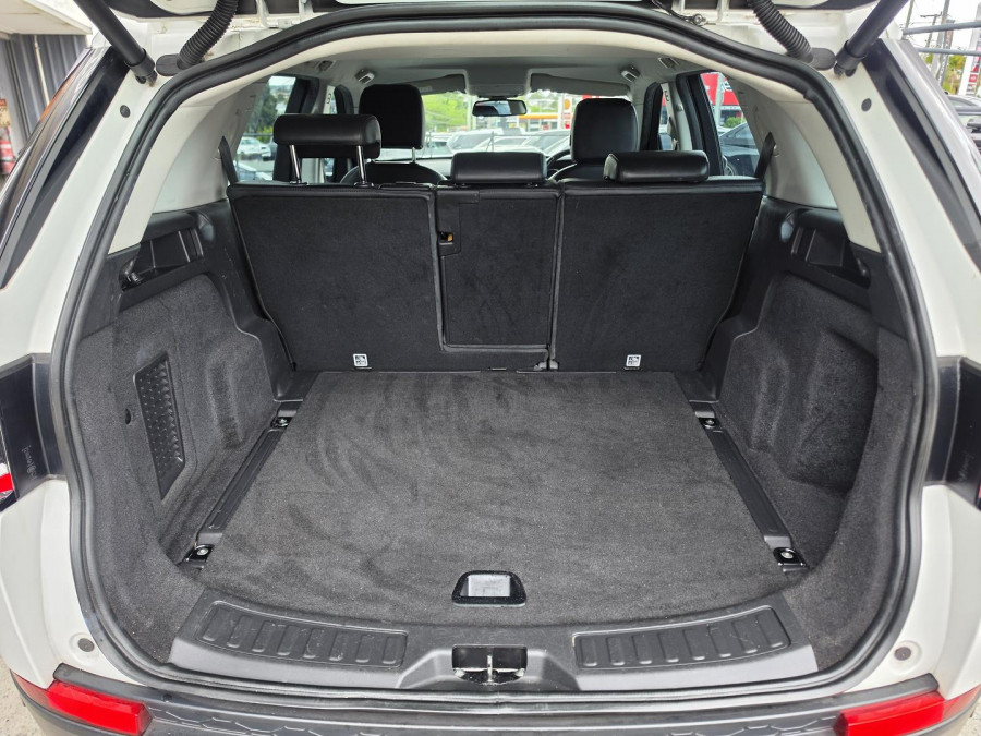 2017 Land Rover Discovery Sport L550 TD4 HSE SUV Image 18