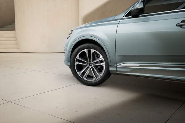 2025 MY26 Audi Q7 4M TFSI 185kW SUV