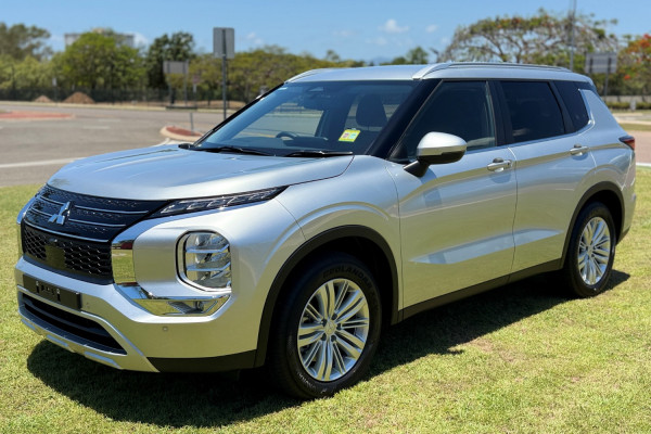 2024 Mitsubishi Outlander ZM LS SUV