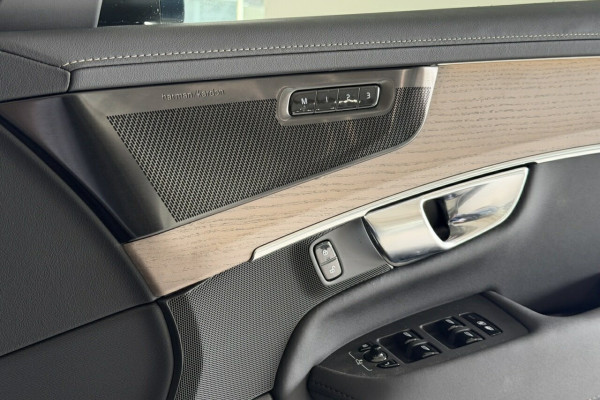 2026 Volvo XC90 L Series Plus B5 Bright SUV Image 17