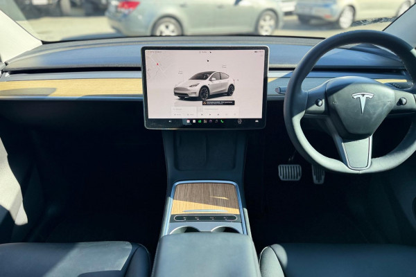 2023 Tesla Model Y  Rear-Wheel Drive SUV Image 16