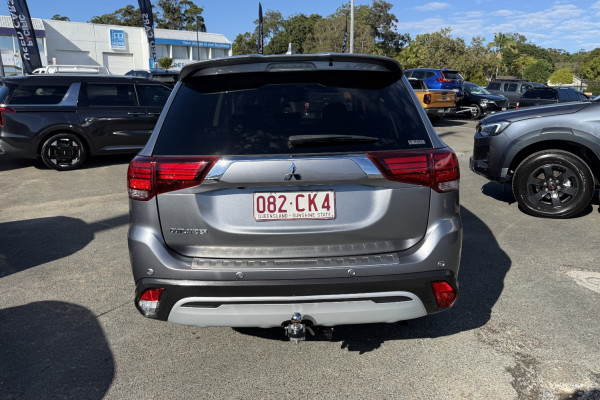 2021 Mitsubishi Outlander ZL Exceed SUV Image 9