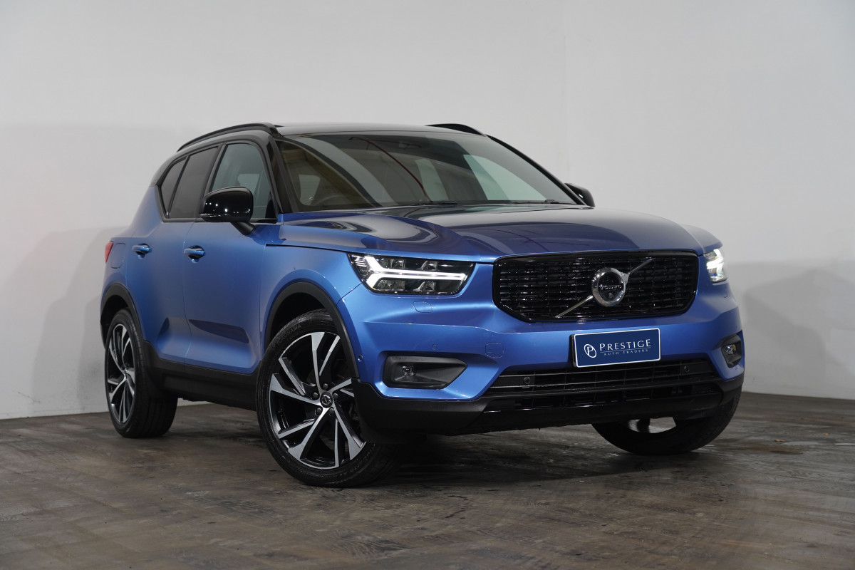 2018 Volvo Xc40 D4 R-Design (Awd) SUV