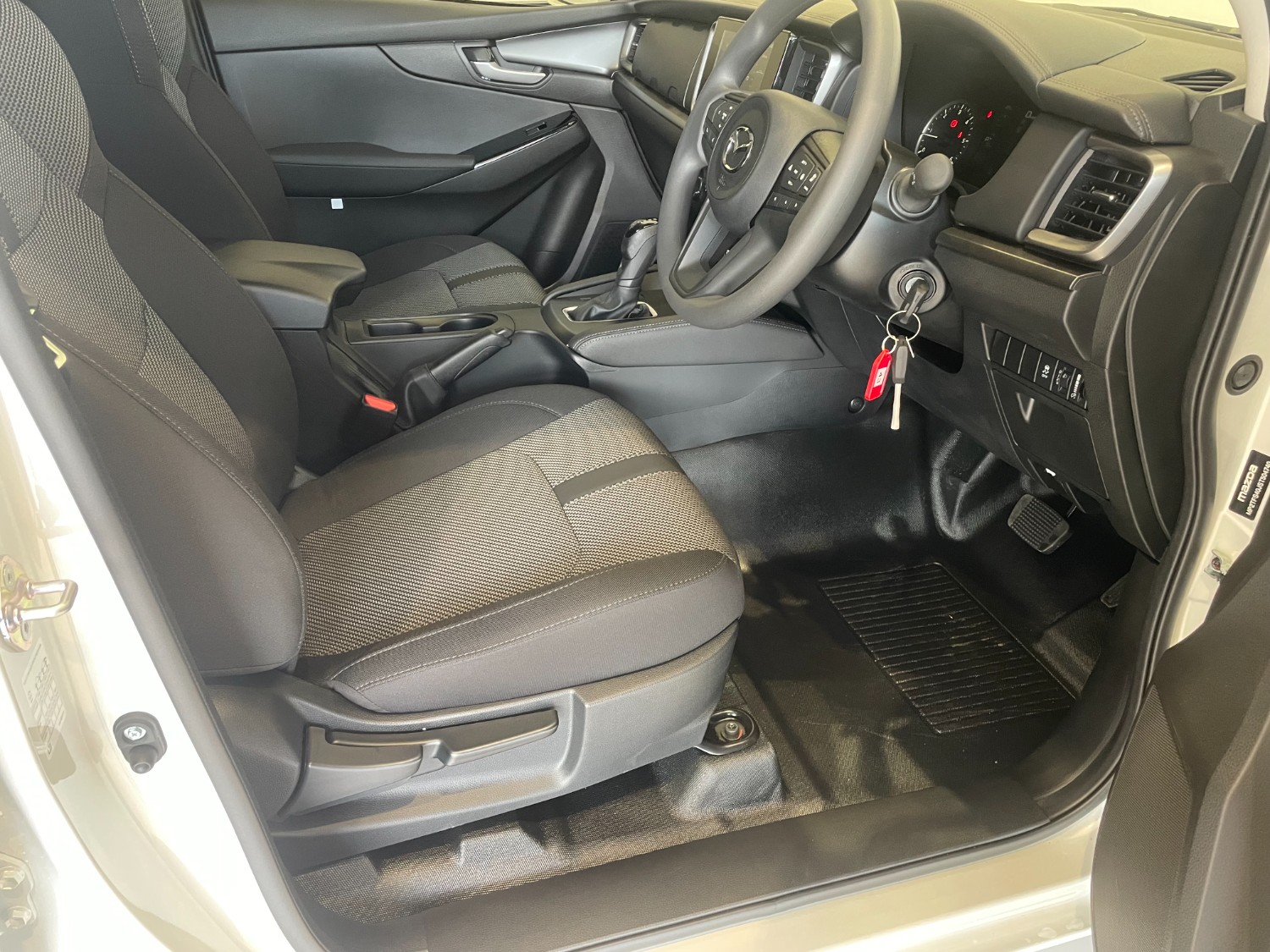 2025 Mazda BT-50 TF XT Cab Chassis Image 8
