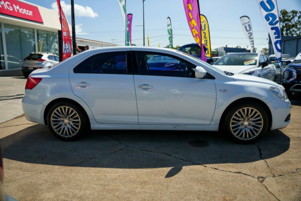 2010 MY11 Suzuki Kizashi FR Prestige Sedan