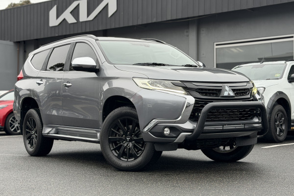 2019 Mitsubishi Pajero Sport QE Black Edition SUV Image 1