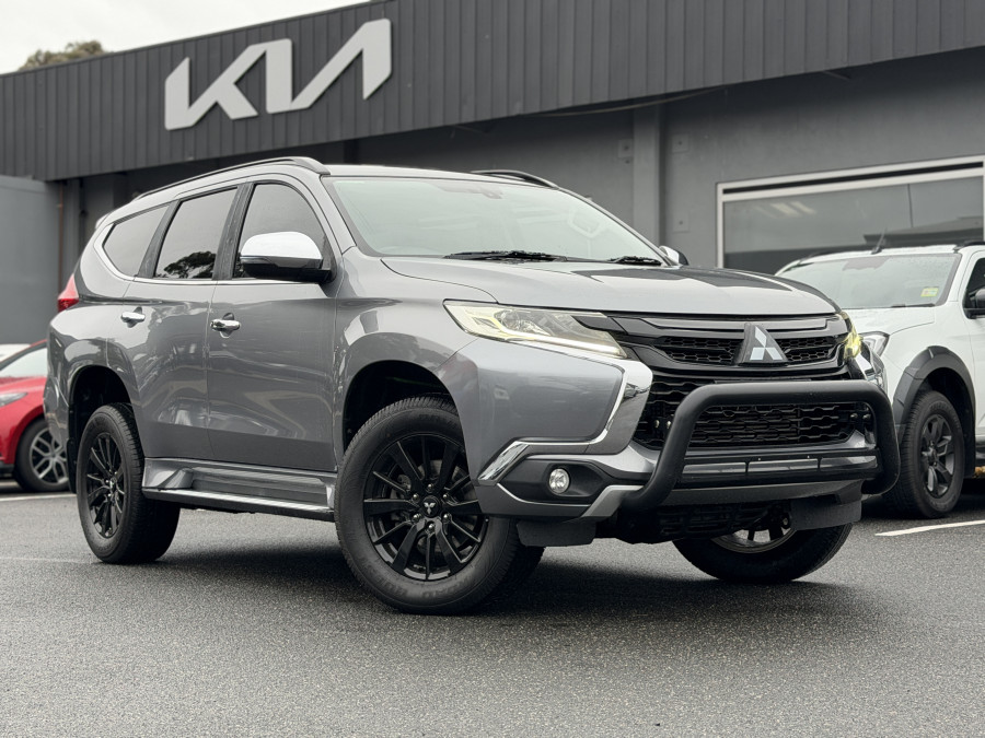 2019 Mitsubishi Pajero Sport QE Black Edition SUV Image 1