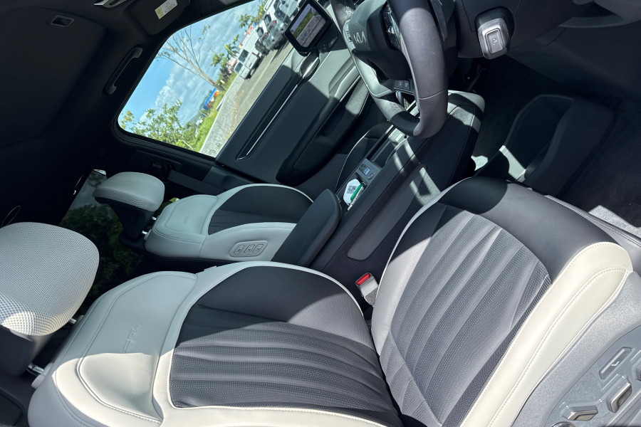  MY24 Kia EV9 MV GT-Line SUV Image 13