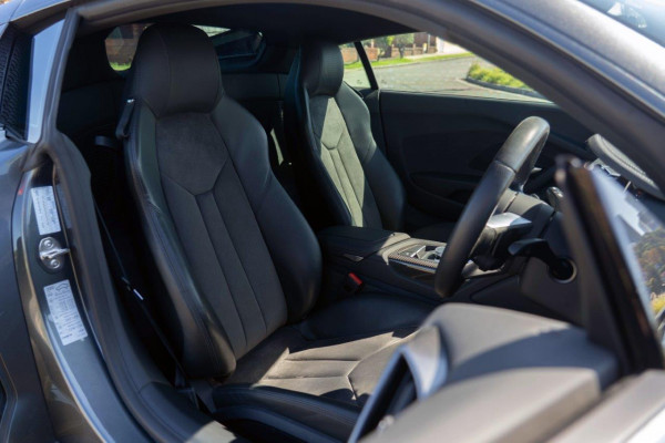 2018 Audi R8 V10 RWS  Coupe Image 12