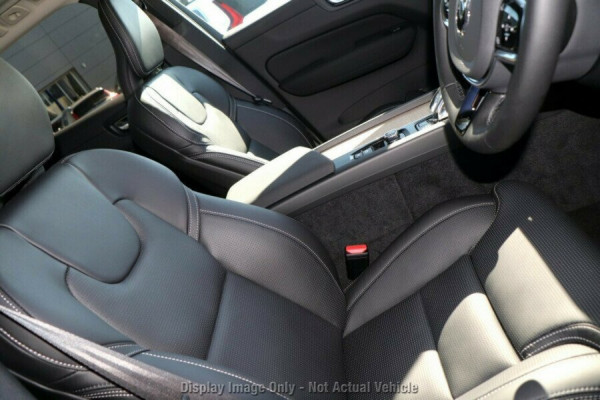 2026 Volvo XC60 UZ Ultra B5 Dark SUV Image 10