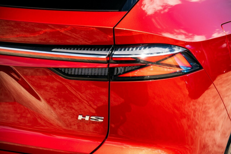 2024 MY24.5 MG HS AS33 Essence SUV Image 7