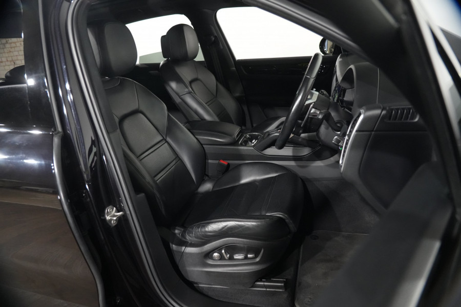 2018 Porsche Cayenne E-Hybrid SUV Image 26