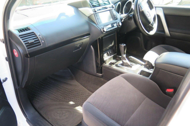 2016 Toyota LandCruiser Prado GDJ150R GXL SUV Image 16