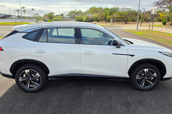 2026 MY25 MG HS AS33H Excite Hybrid+ SUV Image 12