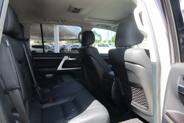 2020 Toyota LandCruiser VDJ200R VX SUV Image 15