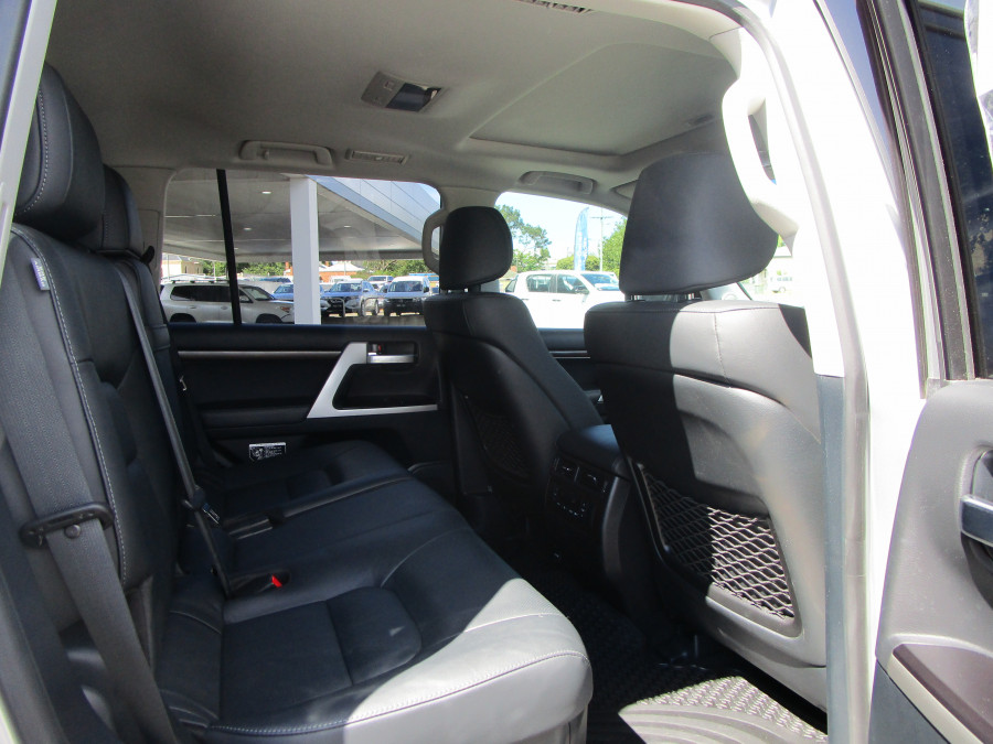 2020 Toyota LandCruiser VDJ200R VX SUV Image 15