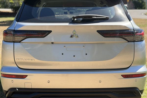 2026 Mitsubishi Outlander ZM ES SUV Image 5