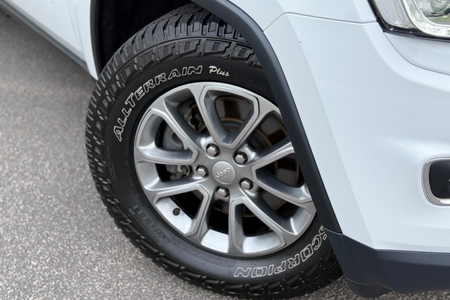 2015 Jeep Grand Cherokee WK Laredo SUV Image 29